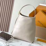 LOW KEY HOBO MM 35 IN IVORY BEIGE SMOOTH CALFSKIN - Image 2