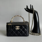 CC Vanity Case Pearl 17cm Black Lambskin Gold hardware - Image 2
