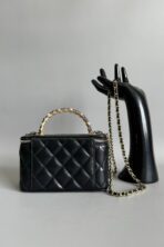 CC Vanity Case Pearl 17cm Black Lambskin Gold hardware - Image 3