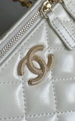 CC Vanity Case Pearl 17cm White Lambskin Gold hardware - Image 6