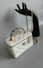 CC Vanity Case Pearl 17cm White Lambskin Gold hardware - Image 4