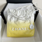 CC HOBO MINI 20CM YELLOW WHITE LAMBSKIN - Image 2