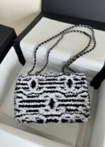 FLAP BAG 20 IN BLACK AND WHITE SEQUINS SILVER HARDWARE - Image 3