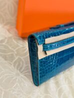 KELLY CUT 31 IN CLASSIC BLUE SHINNY  CROCO-EMBOSSED WITH SILVER HARDWARE - Image 6