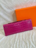 KELLY CUT 31 IN MAGENTA PURPLE SHINNY ALLIGATOR LEATHER  WITH SILVER HARDWARE - Image 5