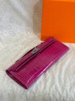 KELLY CUT 31 IN MAGENTA PURPLE SHINNY ALLIGATOR LEATHER  WITH SILVER HARDWARE - Image 2