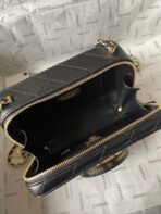 CC 16 CAMERA BAG IN BLACK CALFSKIN AND GOLD PLATED METAL - Image 8