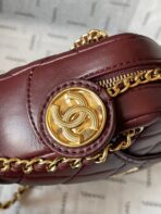 CAMERA BAG 18 IN BUCCANEER RED QUILTED LAMBSKIN DOUBLE C GOLD COIN - Image 3