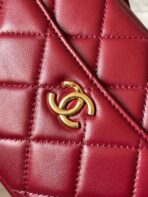 CAMERA BAG 18 IN RED QUILTED LAMBSKIN DOUBLE C GOLD COIN - Image 5