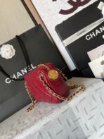 CAMERA BAG 18 IN RED QUILTED LAMBSKIN DOUBLE C GOLD COIN - Image 9