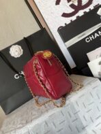 CAMERA BAG 24 IN RED QUILTED LAMBSKIN DOUBLE C GOLD COIN - Image 7
