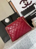 CAMERA BAG 24 IN RED QUILTED LAMBSKIN DOUBLE C GOLD COIN - Image 8