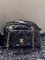 BOWLING BAG 33 IN BLACK SOFT LAMBSKIN GOLD HARDWARE - Image 9