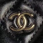 MEDIUM CAMERA BAG 23 IN BLACK LAMBSKIN GOLD HARDWARE - Image 3