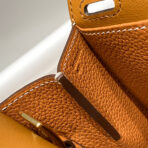 HALZAN 25 HANDLE BAG IN DULL ORANGE GRAINED - Image 2