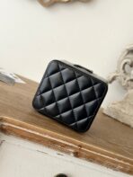 MINI VINTAGE COSMETIC BAG 11 IN BLACK SHINY CALFSKIN GOLD HARDWARE - Image 3