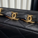 MEDIUM FLAP BAG 26 IN BLACK CALFSKIN GOLD DOUBLE C THICK CHAIN - Image 7