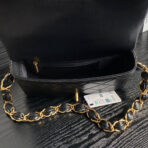 MEDIUM FLAP BAG 26 IN BLACK CALFSKIN GOLD DOUBLE C THICK CHAIN - Image 9