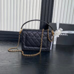 RETRO STYLE FLAP BAG 22 IN BLACK GRAINED  GOLD HARDWARE - Image 7