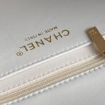 MEDIUM FLAP BAG 26 IN WHITE CALFSKIN GOLD DOUBLE C THICK CHAIN - Image 3