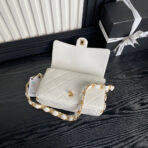 MEDIUM FLAP BAG 26 IN WHITE CALFSKIN GOLD DOUBLE C THICK CHAIN - Image 4