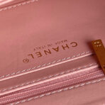 RETRO STYLE FLAP BAG 19 IN LGHT PINK GRAINED  GOLD HARDWARE - Image 6