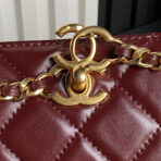 HANDBAG 27 IN GARNET RED DIAMOND PATTERN QUILTED SHINY LAMBSKIN GOLD HARDWARE - Image 5