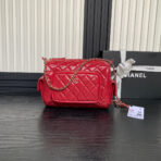 CAMERA BAG 24 IN RED SHINY CALFSKIN GOLD CHAIN - Image 2