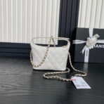 HOBO BAG 21 IN WHITE GRAINED CALFSKIN GOLD HARDWARE - Image 9