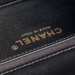 25C FLAP BAG 18 IN BLACK SMOOTH  GOLD HARDWARE - Image 7