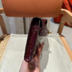 KELLY CUT 31 IN SANGRIA PURPLE CROCO-EMBOSSED  WITH GOLD HARDWARE - Image 9