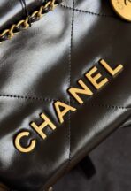 CC MINI HOBO HANDBAG 20 IN BLACK CALFSKIN GOLD-TONE HARDWARE - Image 3