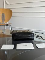 CC MINI HOBO HANDBAG 20 IN BLACK CALFSKIN GOLD-TONE HARDWARE - Image 6