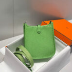 MINI NEO 18 EVELYNE BAG IN LIGHT GREEN GRAINED - Image 6
