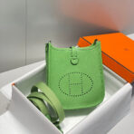 MINI NEO 18 EVELYNE BAG IN LIGHT GREEN GRAINED