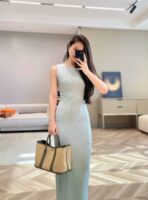 GARDEN PARTY 30CM IN DARK BEIGE TOILETS COTTON CANVAS AND GREY - Image 12