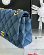 MEDIUM FLAP BAG 25 IN CLASSIC BLUE DENIM GOLD HARDWARE - Image 7