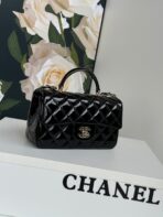 MINI FLAP BAG 20 IN BLACK GLOSSY CALFSKIN GOLD HARDWARE - Image 6