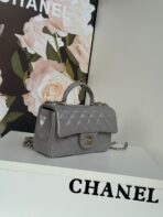 MINI FLAP BAG 20 IN LIGHT GRAY GLOSSY CALFSKIN GOLD HARDWARE - Image 3