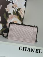 BOY BAG MEDIUM 25 IN PINK NUDE CALFSKIN - Image 4