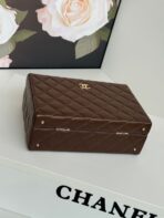 MEDIUM BOX BAG 22 IN CHOCOLATE LAMBSKIN GOLD HARDWARE - Image 6