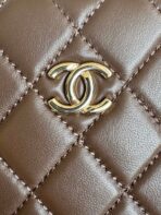 MEDIUM BOX BAG 22 IN CHOCOLATE LAMBSKIN GOLD HARDWARE - Image 9