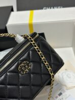 CC 18 CLUTCH BAG IN BLACK CALFSKIN GOLD HARDWARE - Image 8