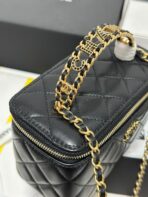 CC 18 CLUTCH BAG IN BLACK CALFSKIN GOLD HARDWARE - Image 9