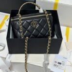 CC 18 CLUTCH BAG IN BLACK CALFSKIN GOLD HARDWARE - Image 2