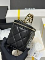 CC 18 CLUTCH BAG IN BLACK CALFSKIN GOLD HARDWARE - Image 6