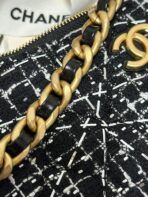 HOBO BAG 23 IN BLACK MIX WHITE TWEED GOLD HARDWARE - Image 6