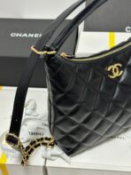 CC MAXI 30 HOBO BAG IN BLACK CALFSKIN WITH STRAP - Image 4