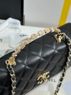 FLAP BAG 18 WITH HANDLE IN BLACK CALFSKIN GOLD HARDWARE - Image 7