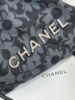 DRAWSTRING FLORAL PRINT SHOULDER BAG 20 IN BLACK MIX GREY DENIM - Image 9